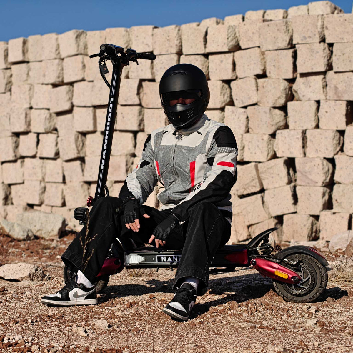 E-Scooter vs. E-Bike: Which One Fits Your Ride Style?